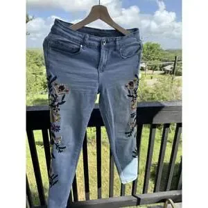 Sandpiper Petite Embroidered Light Denim Jeans Size 4P